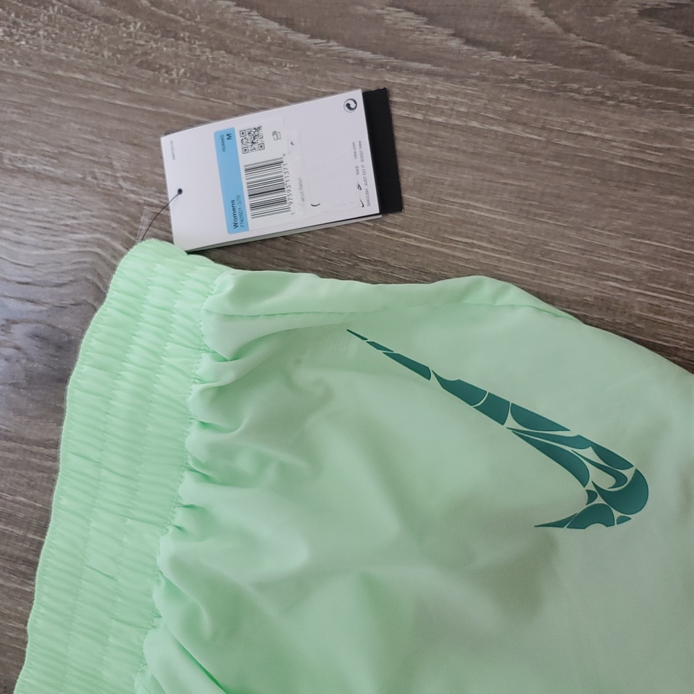 Brand New Nike Shorts - Picture 4 of 5